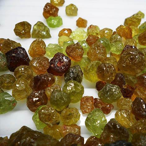 200 carats Natural Gemy Rough Mali Garnet Gems Package